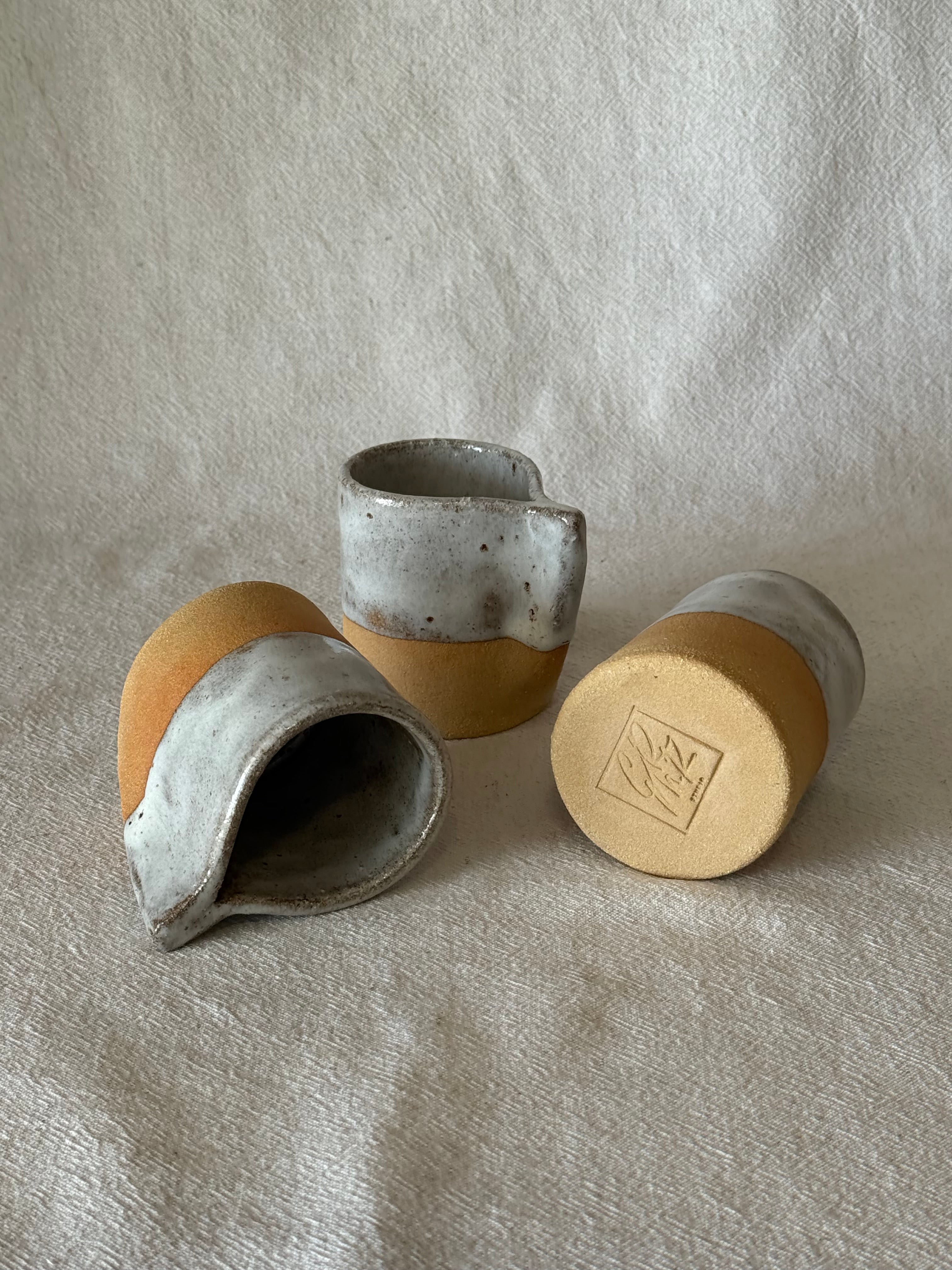 Tasse terracotta (émail gris)