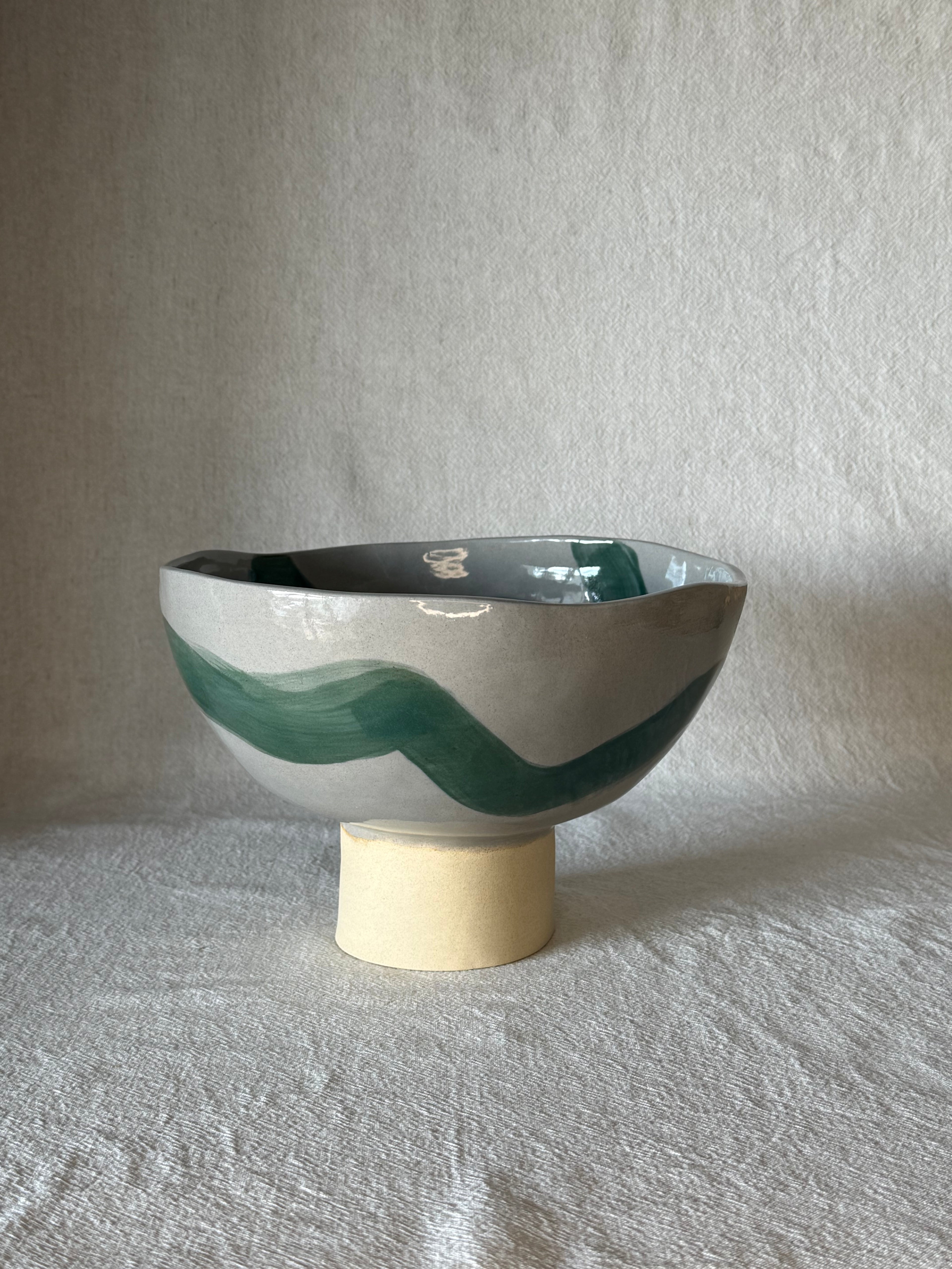 Bol sur pied en céramique artisanale