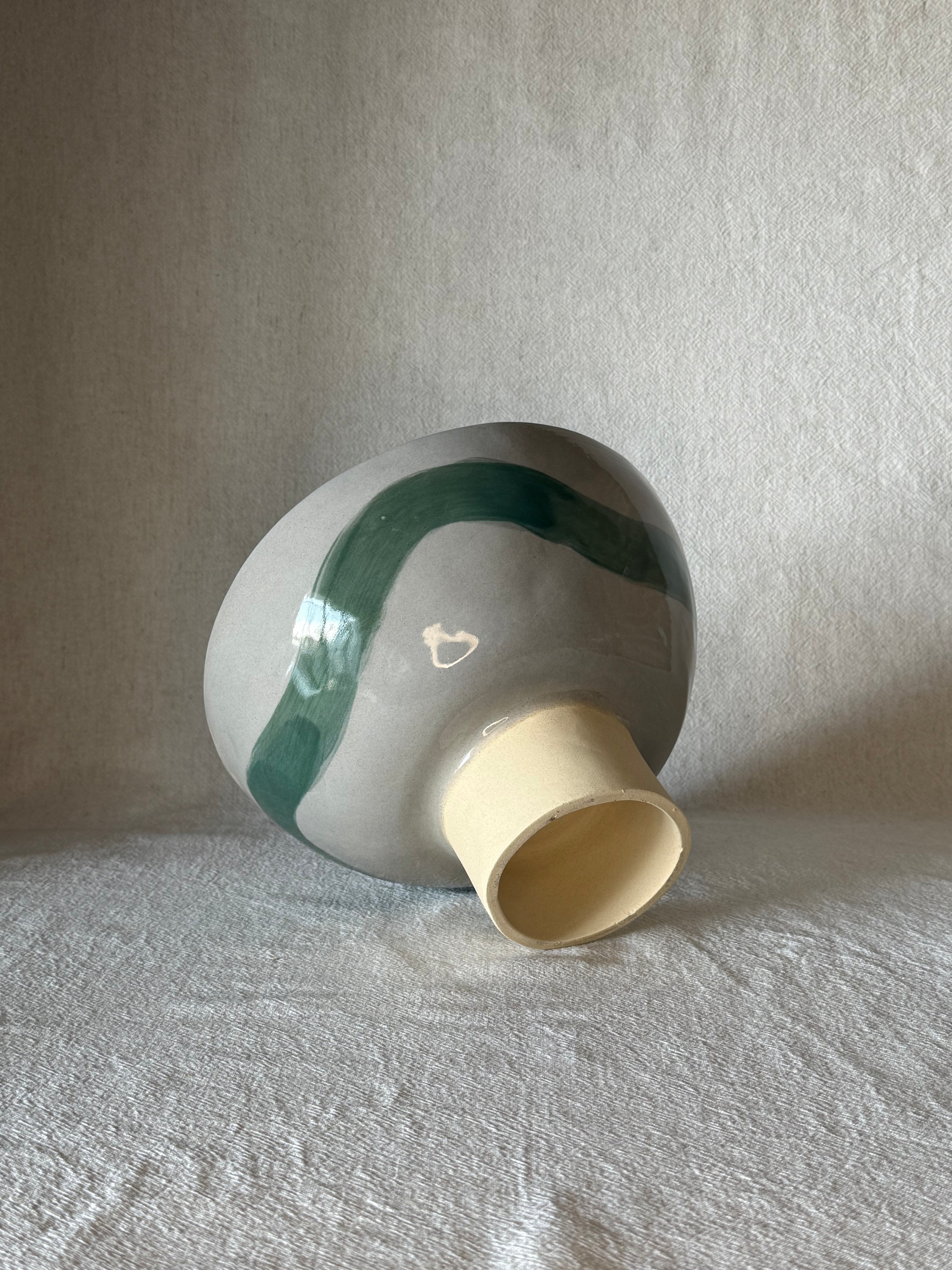 Bol sur pied en céramique artisanale