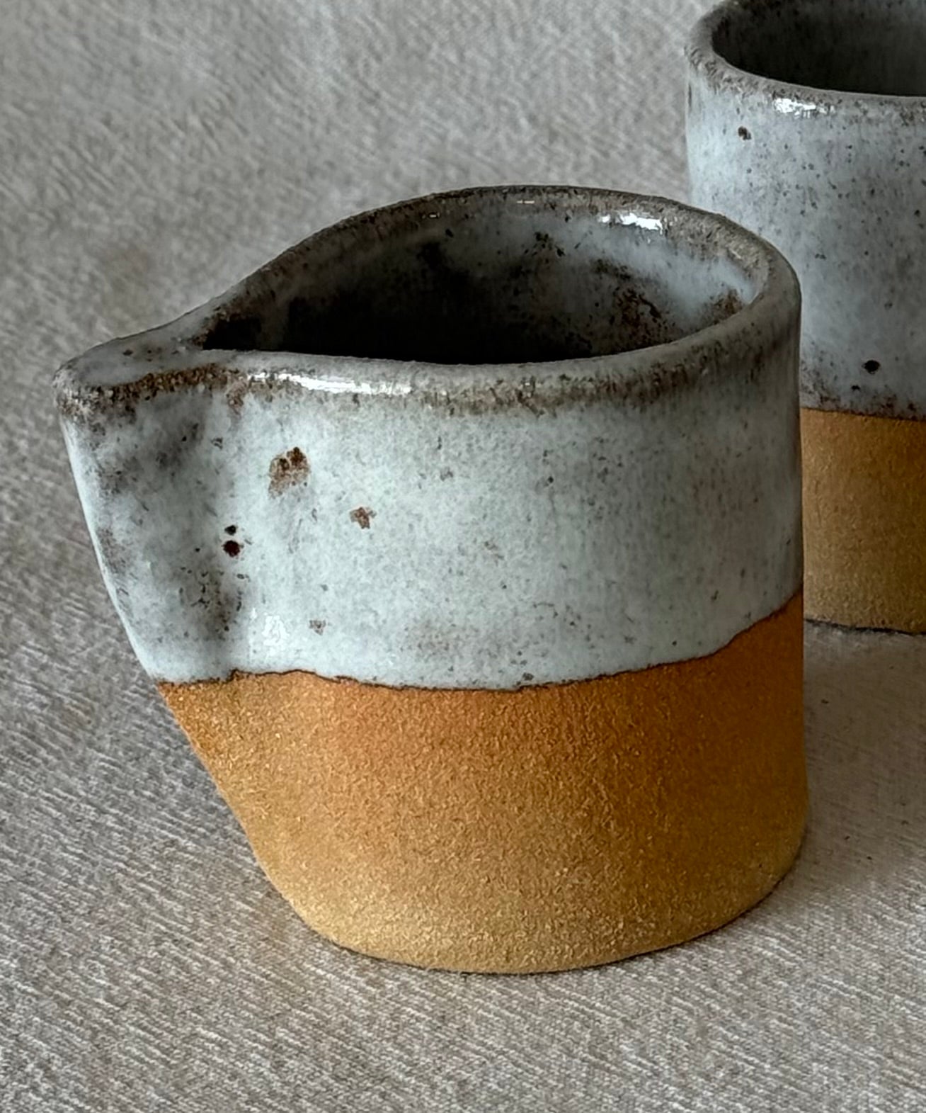 Tasse terracotta (émail gris)