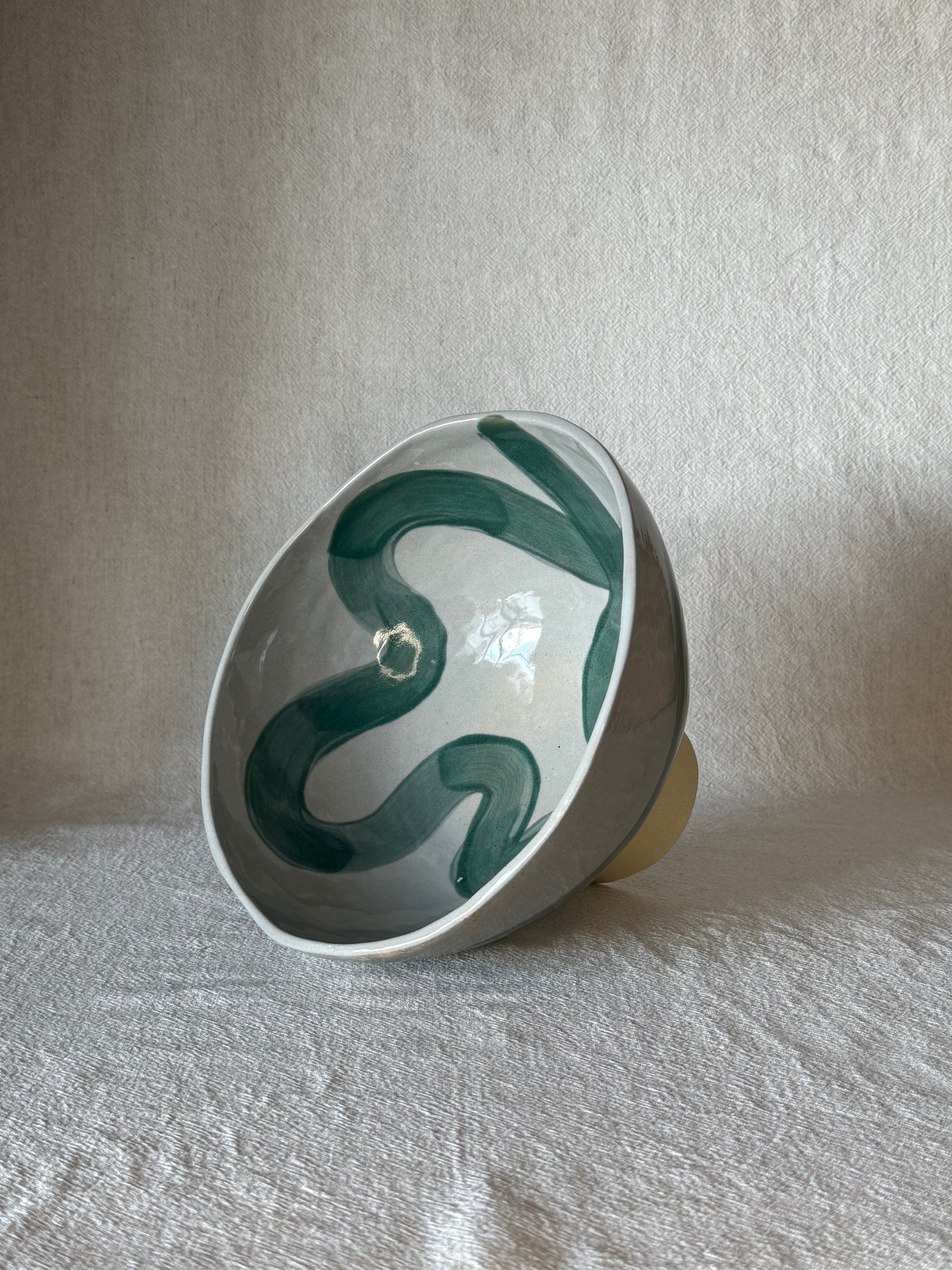 Bol sur pied en céramique artisanale